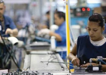 Comienza reactivación de economía al acelerarse ventas