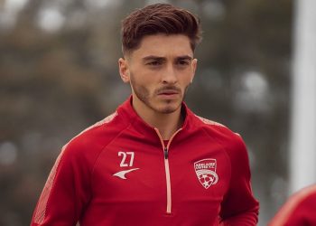 Futbolista australiano anuncia que es homosexual, primer profesional que lo hace en activo: “Quiero ser tratado igual”