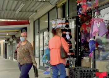 Comercios de Laredo ya esperan la clientela mexicana