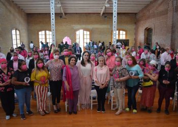 Refrenda la alcaldesa su apoyo a las mujeres en la lucha contra el cáncer