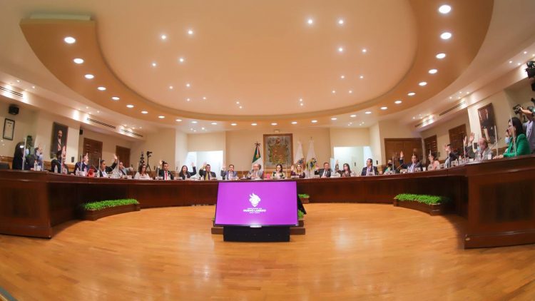 Presentan a los integrantes de la Comisión de la Verdad