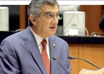 Logra Américo reforma para que servicios médicos privados NO SEAN EXCESIVOS