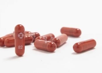 Píldora de Merck contra Covid-19 es eficaz; expertos investigarán posibles riesgos