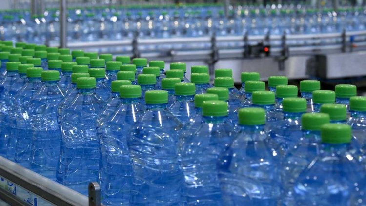 Regios podrán pagar boleto de Metro con botellas de plástico