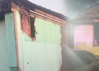 Voraz incendio deja sin casa a familia