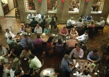 Les va bien en ‘puente’ a los restauranteros