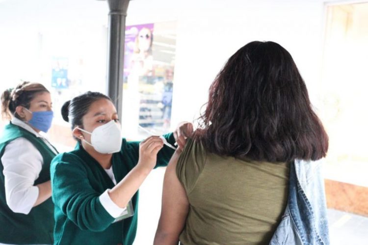 Clínica #78 del IMSS realiza campaña de vacunación para menores de edad
