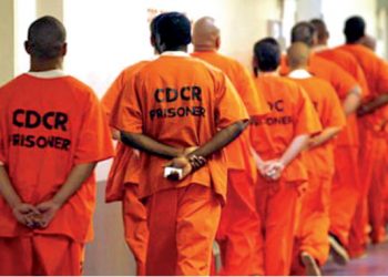 Guardias operan impunes en prisión