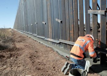 ‘Si Abbott quiere un muro, que lo ponga en su ciudad’