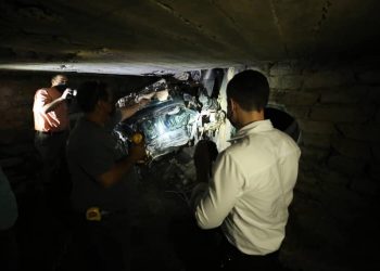 Hallan vocho en drenaje de Monterrey | Video