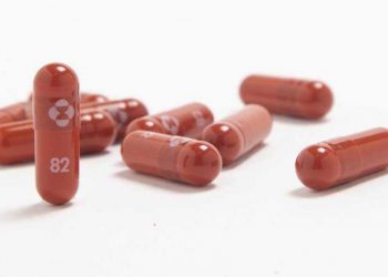 Reino Unido aprueba el uso de la primera pastilla contra el covid-19