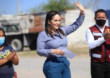 Carmen Lilia Canturosas se registra para la gubernatura