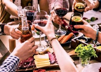 Piden evitar reuniones con mucha gente