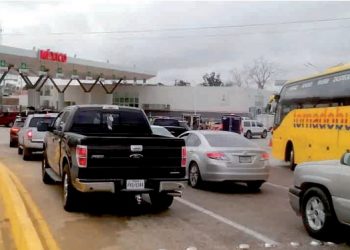 Saturan paisanos puentes internacionales