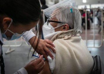 Esperan la próxima semana aplicar aquí el refuerzo de anti-Covid