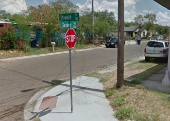 Encuentran muerto a hombre encajuelado