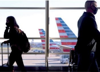 Endurecerá EU ingreso de viajeros por variante Ómicron