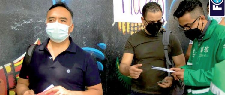 Maestros y adultos mayores tendrán refuerzo de vacuna contra covid