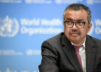 OMS: Ómicron tiene mayor riesgo de reinfección, pero es menos grave que Delta