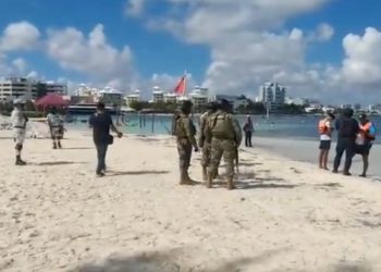 Balacera en Playa Langosta, Cancún: atacantes llegaron en motos acuáticas