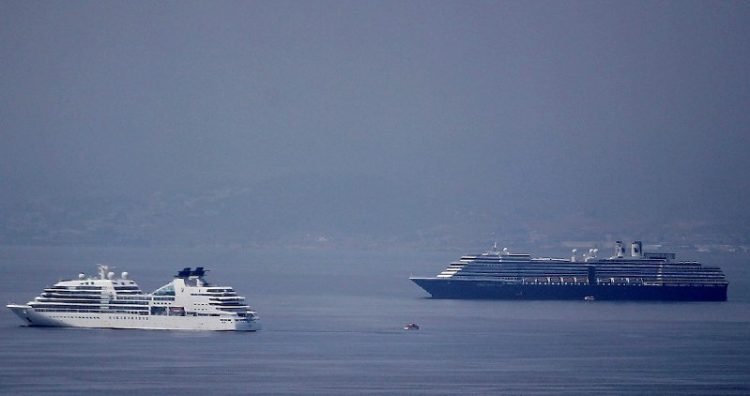 Guaymas recibe crucero con brote activo de COVID; contagiados no bajarán del barco