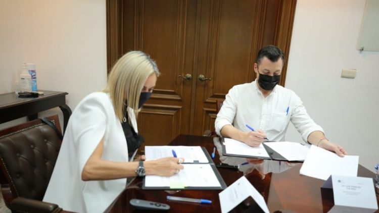 Monterrey firma convenio con Mercado Libre