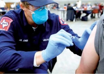 Piden aplicarse vacuna de refuerzo