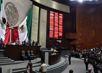 Diputados aprueban prohibir venta de comida chatarra en escuelas