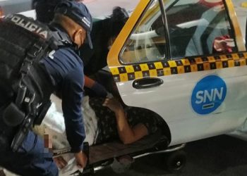 Policías auxilian en el parto a una embarazada; no alcanzó a llegar al hospital