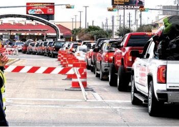 Llega avalancha de paisanos