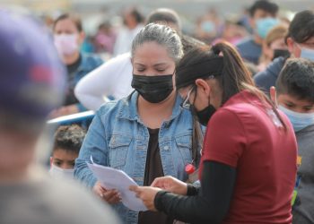 Detectan falsificación de sellos y formatos para vacunación