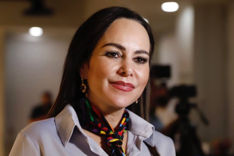 Lanzarán convocatoria de becas municipales, en enero