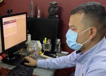 Tramitadores de visa batallan para lograr citas