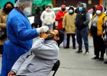 Reducen a 7 días aislamiento Covid