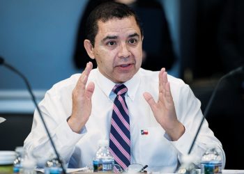 Niega Cuéllar violar ley y buscará su reelección