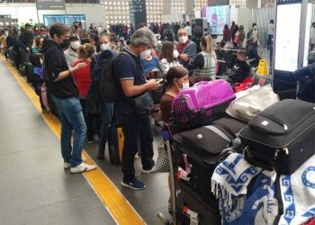 Contagios de covid-19 afectan operaciones en el AICM