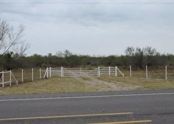 Descubren cuerpo de un hombre entre matorrales