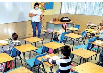 Pega Covid a maestros