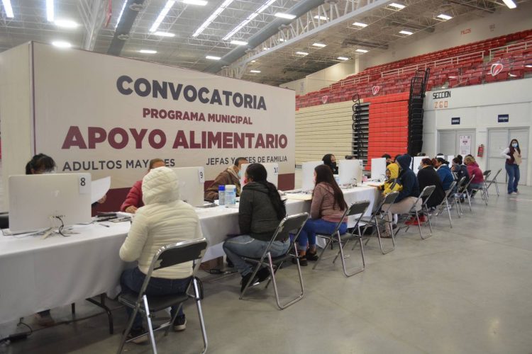 Registra gobierno municipal a ciudadanos para apoyo alimentario