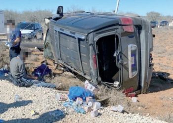 Se vuelca traficante de indocumentados; arrestan a 2