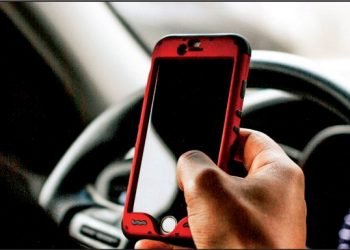 Predominan accidentes por uso de teléfonos al conducir