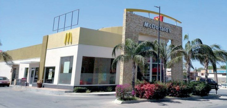 Prohíben vender a restaurantes soda de fuente y aguas frescas