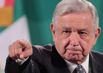 Sedena y Semar custodiarán aeropuertos, anuncia AMLO
