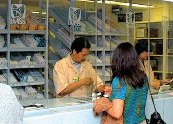 Derechohabientes del IMSS evidencian escasez de medicinas