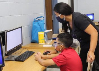 Reanudan clases en distritos escolares de Laredo