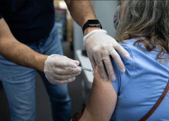 CDC advierte a personas sin vacuna COVID: Tienen 14 veces más probabilidades de morir