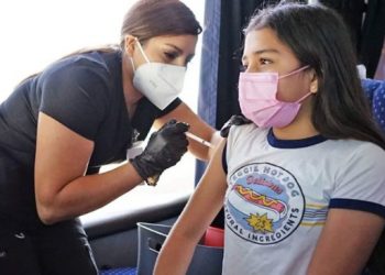 Es mentira que niños tienen 52 veces más probabilidades de morir por vacunas Covid