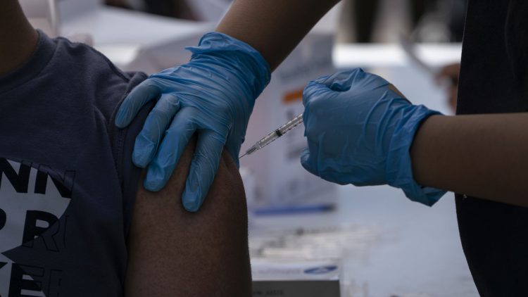 Insisten que es vital aplicarse vacuna contra el COVID