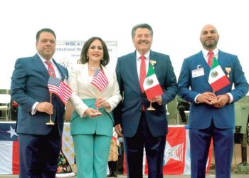 Celebran personalidades y autoridades ‘Abrazo’ de los dos Laredos