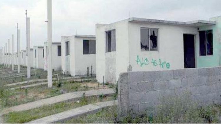 Desplazamiento de usuarios pega a CFE, Comapa y Gas